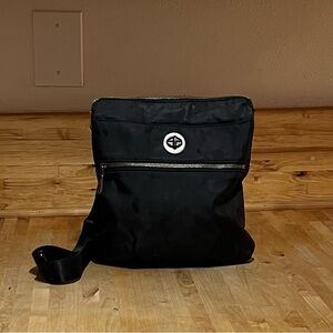 Baggallini Black Crossbody Messenger Bag Durable and Stylish